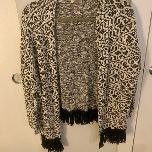 Boho style fringe Cardigan - Picture 3 of 3
